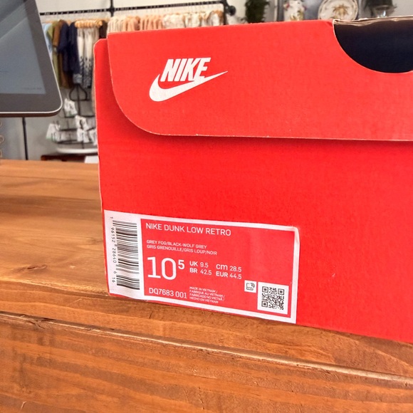 Nike Dunk — Black & Gray